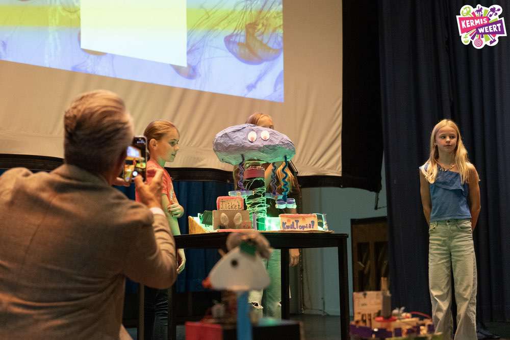 Foto: 'Presentaties Weird Kermis 04'.